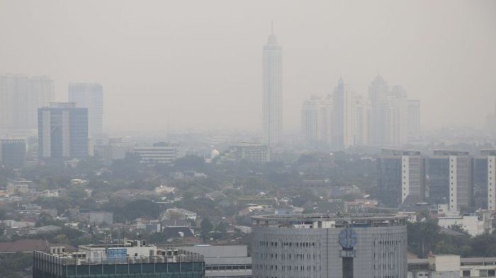 Bagaimana dampak polusi udara terhadap kesehatan masyarakat di Indonesia?