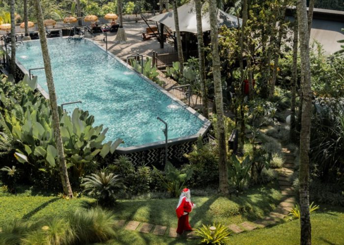 Paket liburan tahun baru 2025 ke Bali dengan mengunjungi pura