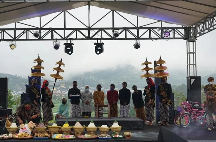 Merayakan tahun baru 2025 di dataran tinggi Dieng