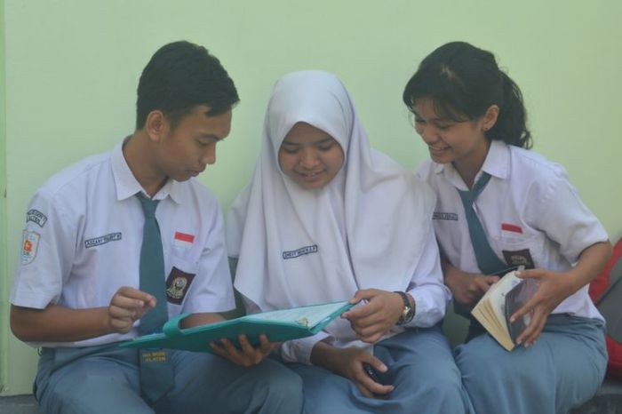 Gaji PNS Guru SMK 2025 termasuk tunjangan