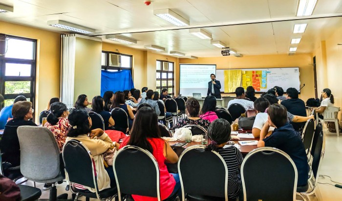 Mengikuti Seminar Atau Workshop Pengembangan Diri