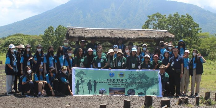 Paket liburan keluarga tahun baru 2025 ke Taman Nasional Baluran dengan satwa liar