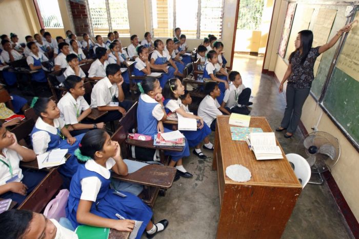 Gaji PNS Guru SD 2025 yang belum sertifikasi