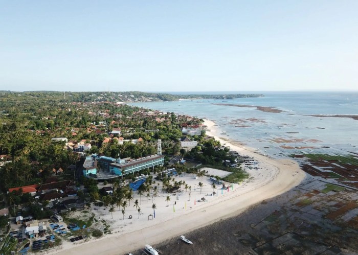 Paket liburan tahun baru 2025 ke Bali dengan mengunjungi Pantai Echo Beach