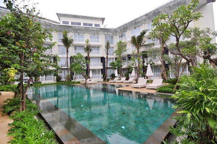Paket liburan tahun baru 2025 ke Bali dengan mengunjungi Seminyak