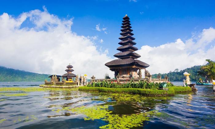 Paket liburan tahun baru 2025 ke Bali untuk backpacker