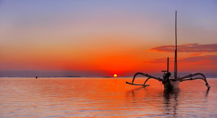 Paket liburan tahun baru 2025 ke Bali dengan menikmati sunset di pantai