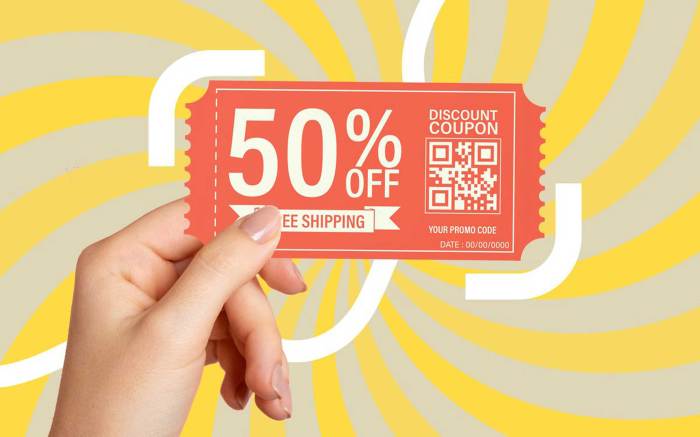 Mencari promo diskon makanan di aplikasi online saat liburan tahun baru 2025