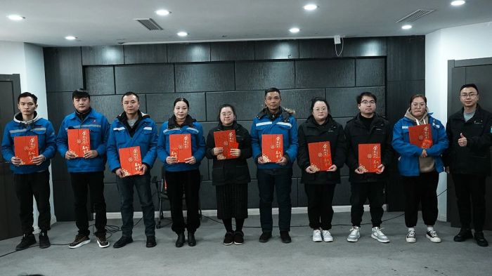 Ucapan Tahun Baru 2025 Yang Disampaikan Di Acara Kantor