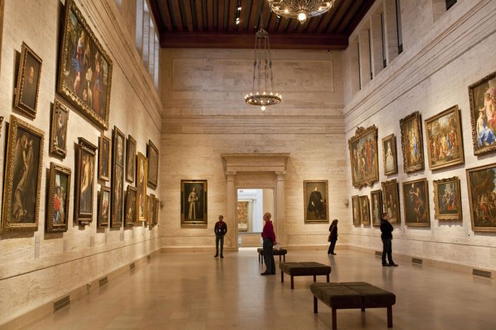 Berkunjung ke museum dan galeri seni saat tahun baru 2025 bersama teman