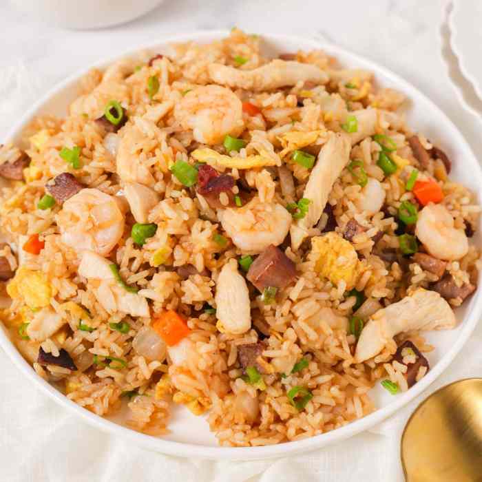 Resep nasi goreng spesial untuk makan malam tahun baru