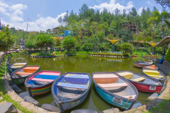 Paket liburan keluarga tahun baru 2025 ke Bandung dengan aktivitas seru