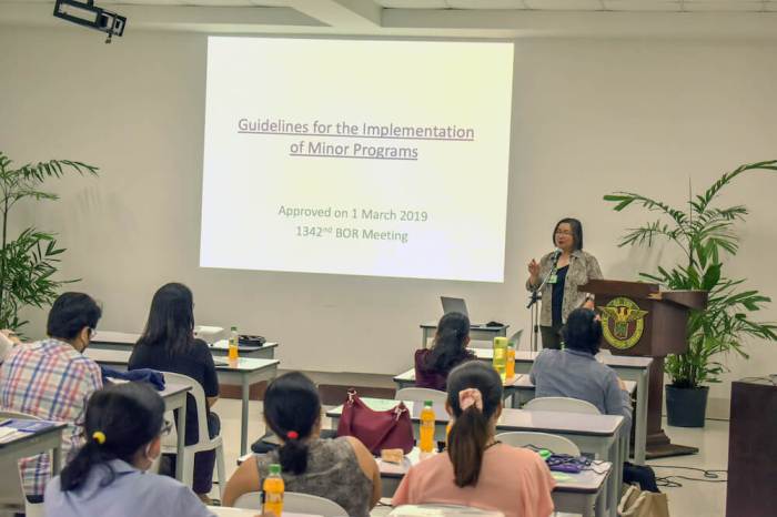 Mengikuti Seminar Atau Workshop Pengembangan Diri
