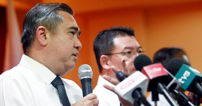 Memilih transportasi umum untuk liburan hemat tahun baru 2025