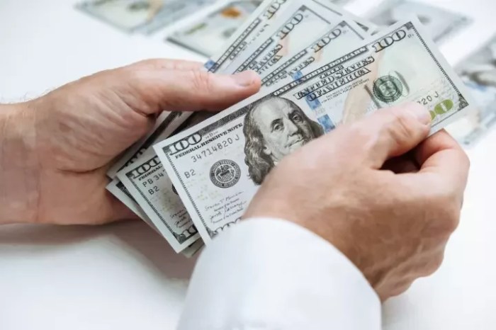 Apakah kenaikan UMK 2025 mengikuti inflasi?
