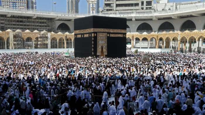 Arabia hajj symbolic officials arrival pilgrims mecca pilgrimage ceremonies gooyadaily