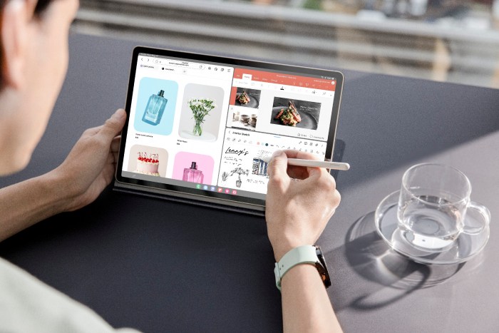 Apakah Samsung Galaxy Tab S9 2025 sudah dilengkapi dengan fitur auto brightness yang menyesuaikan kecerahan layar secara otomatis?