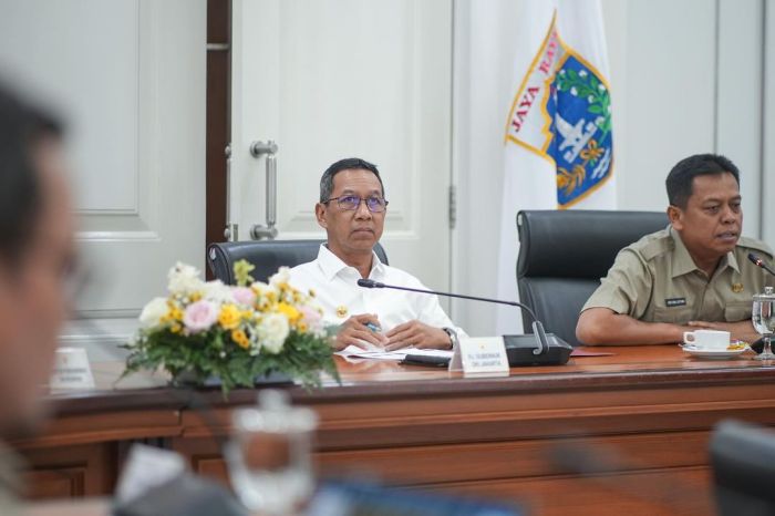 Di mana saya bisa melihat pengumuman resmi UMP DKI 2025?
