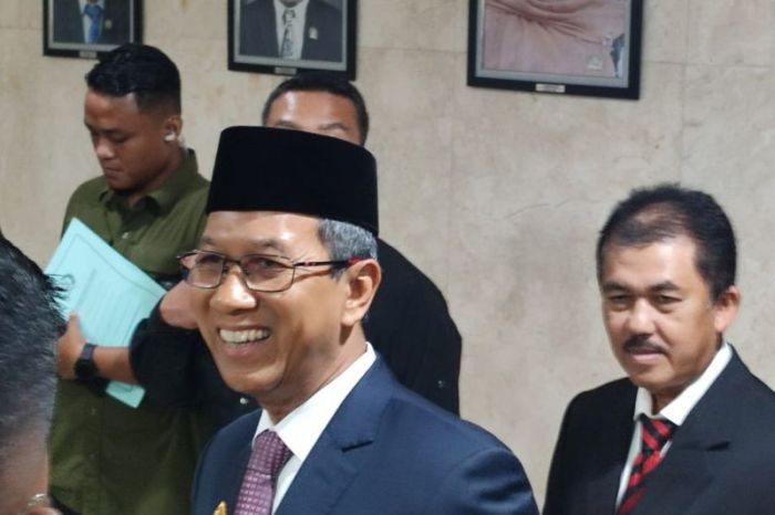 Berapa UMP DKI 2025?
