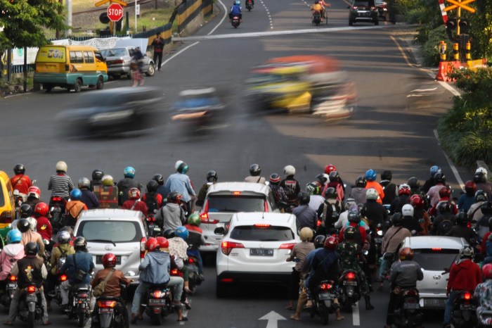 Apa saja isu terkini seputar UMR Surabaya 2025?