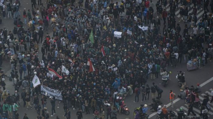 Kenaikan upah 2025 hak pekerja