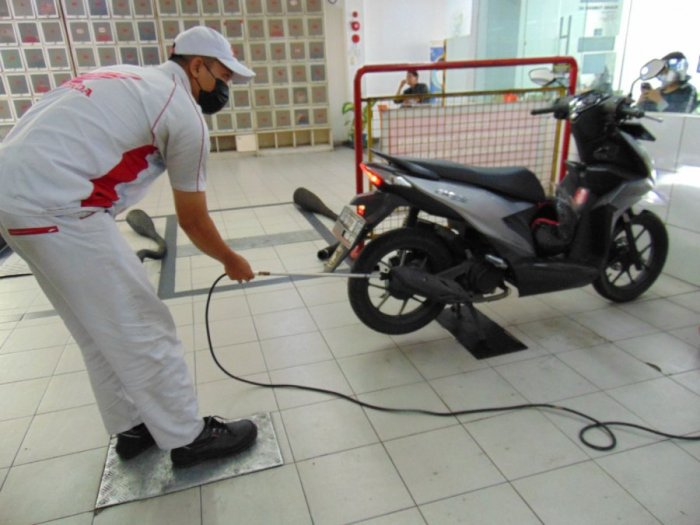 Apakah ada sanksi bagi pelanggar peraturan tentang Upah Minimum 2025?