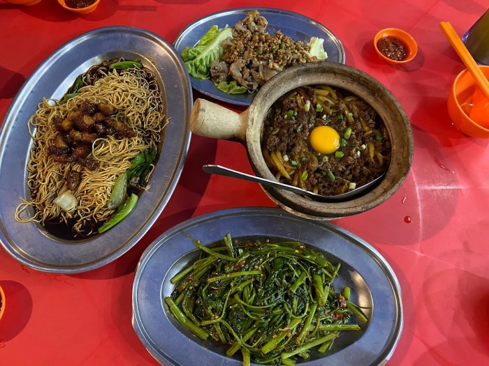 Apakah ada makanan khusus yang dimakan pada Jumat Kliwon Januari 2025?