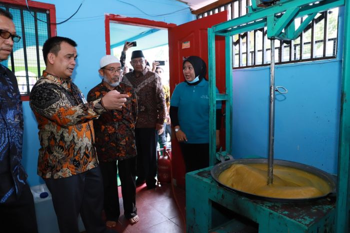 Siapa yang bertanggung jawab atas penyaluran bantuan UMKM 2025?