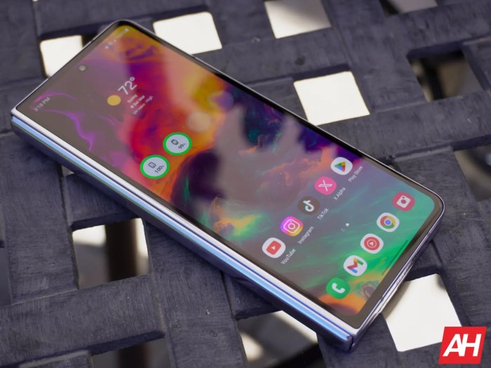 Lipat galaxy tiga bagian ditekuk
