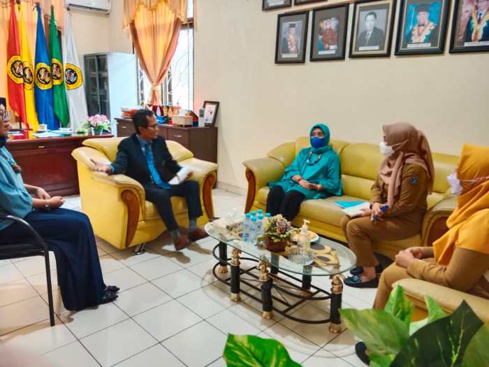 Apakah ada kemungkinan UMR Surabaya 2025 ditinjau kembali?