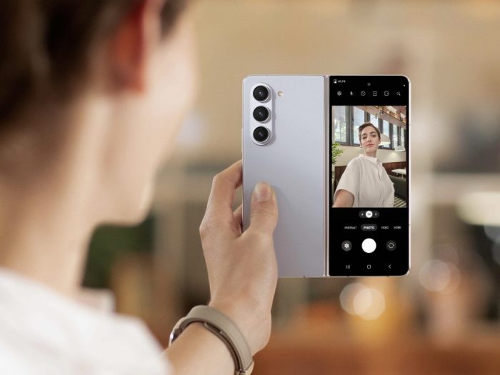 Apakah kamera Samsung Galaxy Z Fold5 sudah menggunakan sensor terbaru?