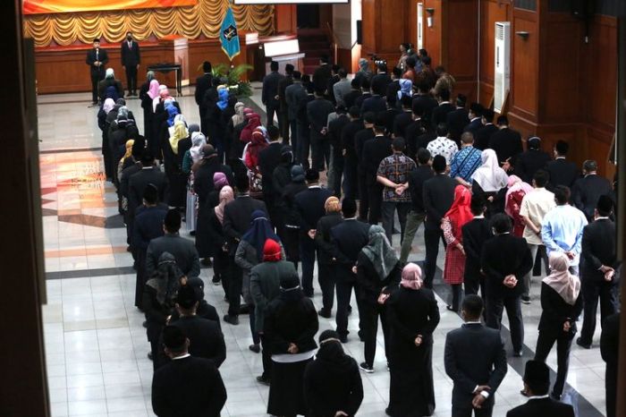 Bagaimana pendapat pemerintah tentang UMR Surabaya 2025?