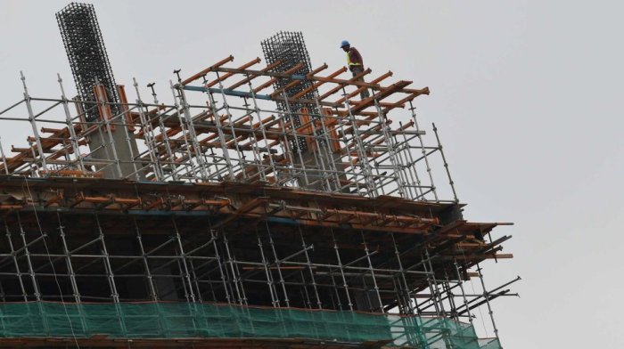 UMP DKI 2025 dampak terhadap ekonomi