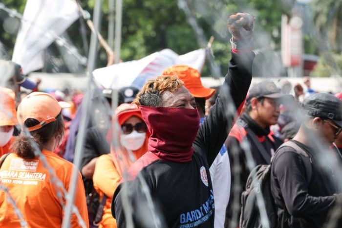 Apakah kenaikan UMR Surabaya 2025 menggunakan PP 36?