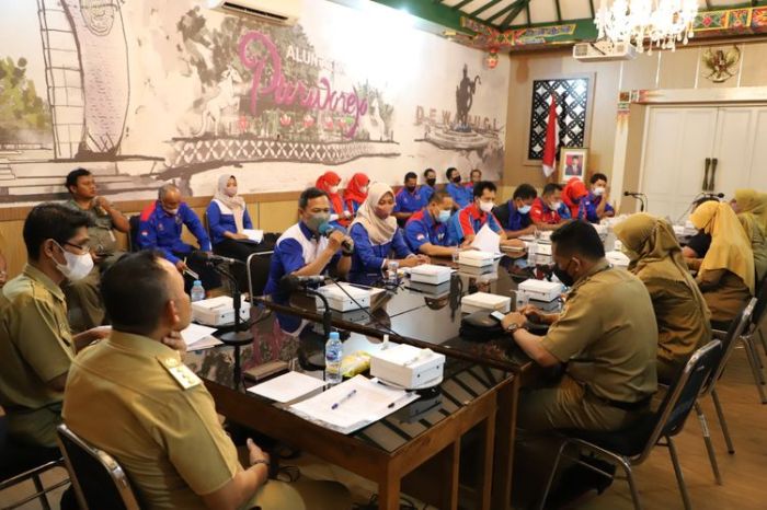 Apakah kenaikan UMK 2025 mempengaruhi pengangguran?