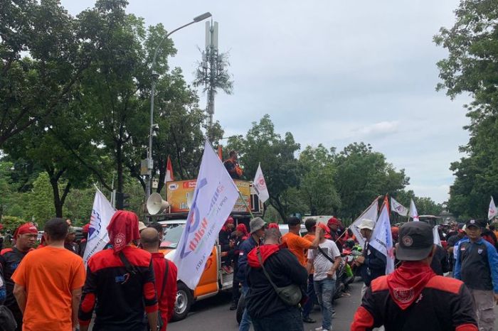 Bagaimana jika perusahaan di DKI Jakarta tidak membayar sesuai UMP DKI 2025?