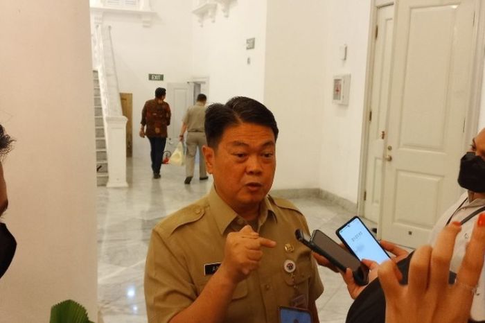 Apakah ada sanksi bagi pelanggar peraturan tentang UMP DKI 2025?