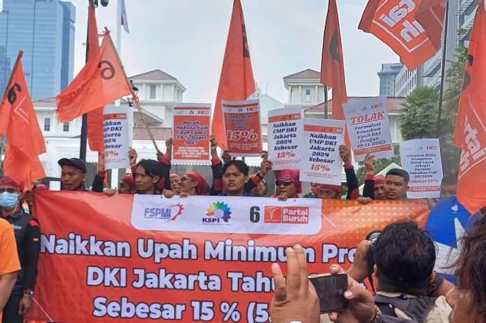Bagaimana pendapat serikat pekerja tentang UMP DKI 2025?