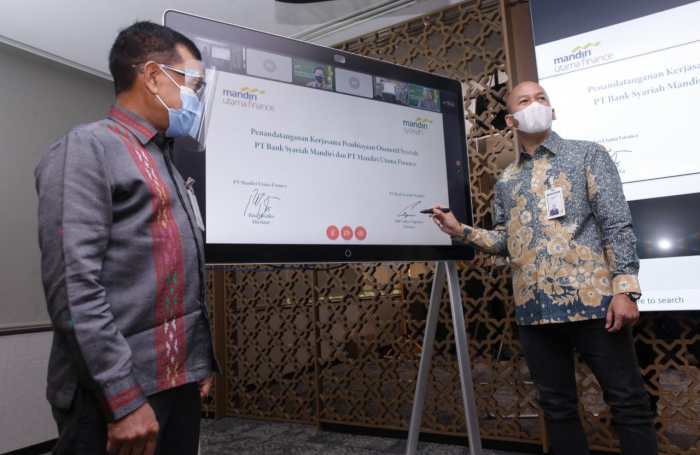Mandiri syariah bisnis tabungan terus berinovasi nasabah mengakses melalui distribusi direktur banking mendampingi anton