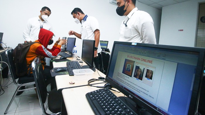 Pinjol Ilegal Hubungi Daftar Kontak 2025