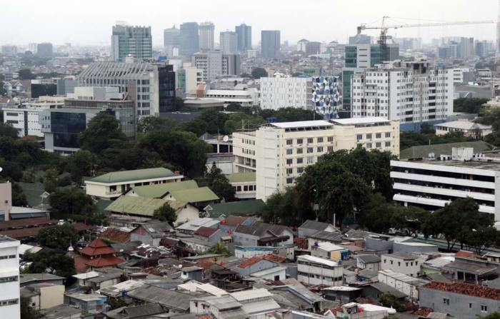 Bagaimana peran masyarakat DKI Jakarta dalam mengawasi UMP DKI 2025?