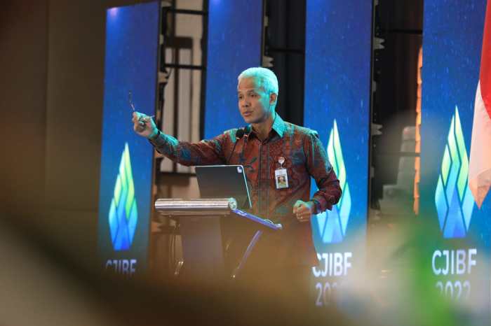 Bagaimana cara menghitung UMK Jateng 2025?