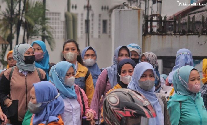 Apakah UMK Jateng 2025 berlaku untuk semua pekerja?