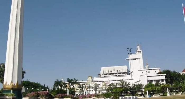Mengapa UMR Surabaya 2025 penting bagi pekerja di Surabaya?