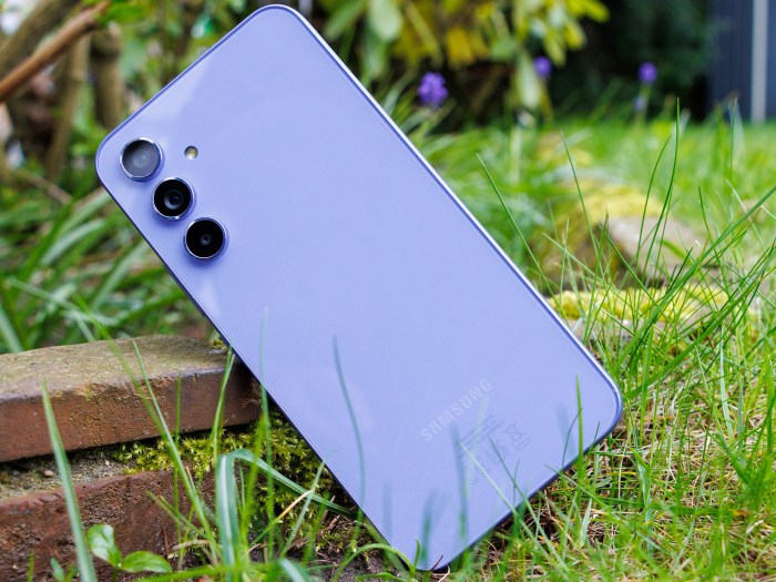 Perbandingan Samsung Galaxy A55 Dengan Realme 11 Pro