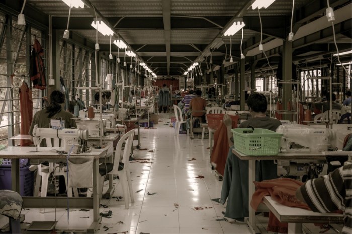 Upah Minimum Pekerja Industri Garmen Di Bandung 2025