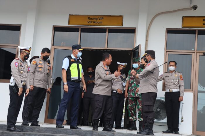 Apakah ada larangan keluar rumah pada Jumat Kliwon Januari 2025?