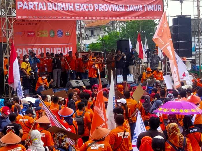 Apa dampak UMK Jateng 2025 terhadap perekonomian Jateng?