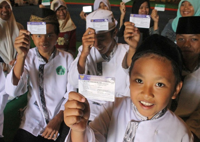 Apakah perlu membawa KTP untuk mencairkan PKH 2025?
