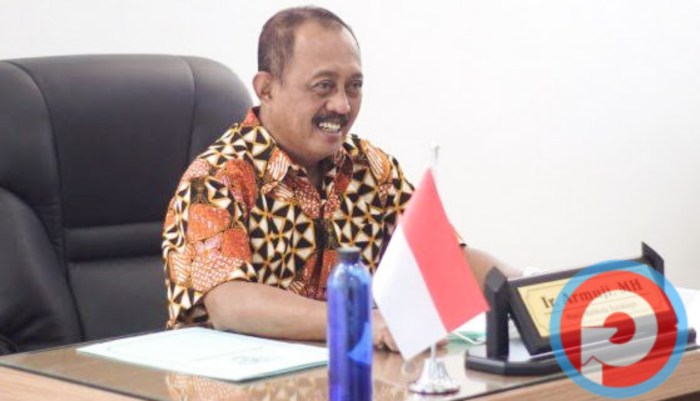Berapa persen kenaikan UMR Surabaya 2025?